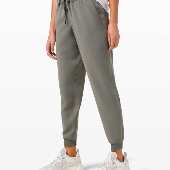Lululemon On The Fly Jogger *Woven, Grey Sage, Size 2, NWT - Picture 1 of 9